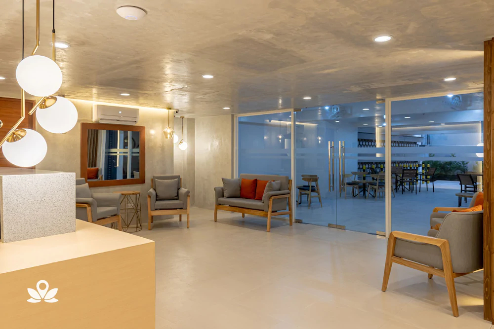 iHotel Uptown BGC