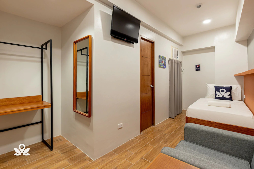 iHotel Uptown BGC