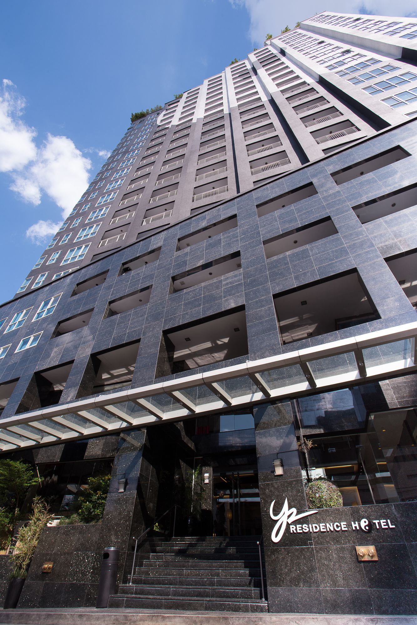 Y2 Residence Hotel