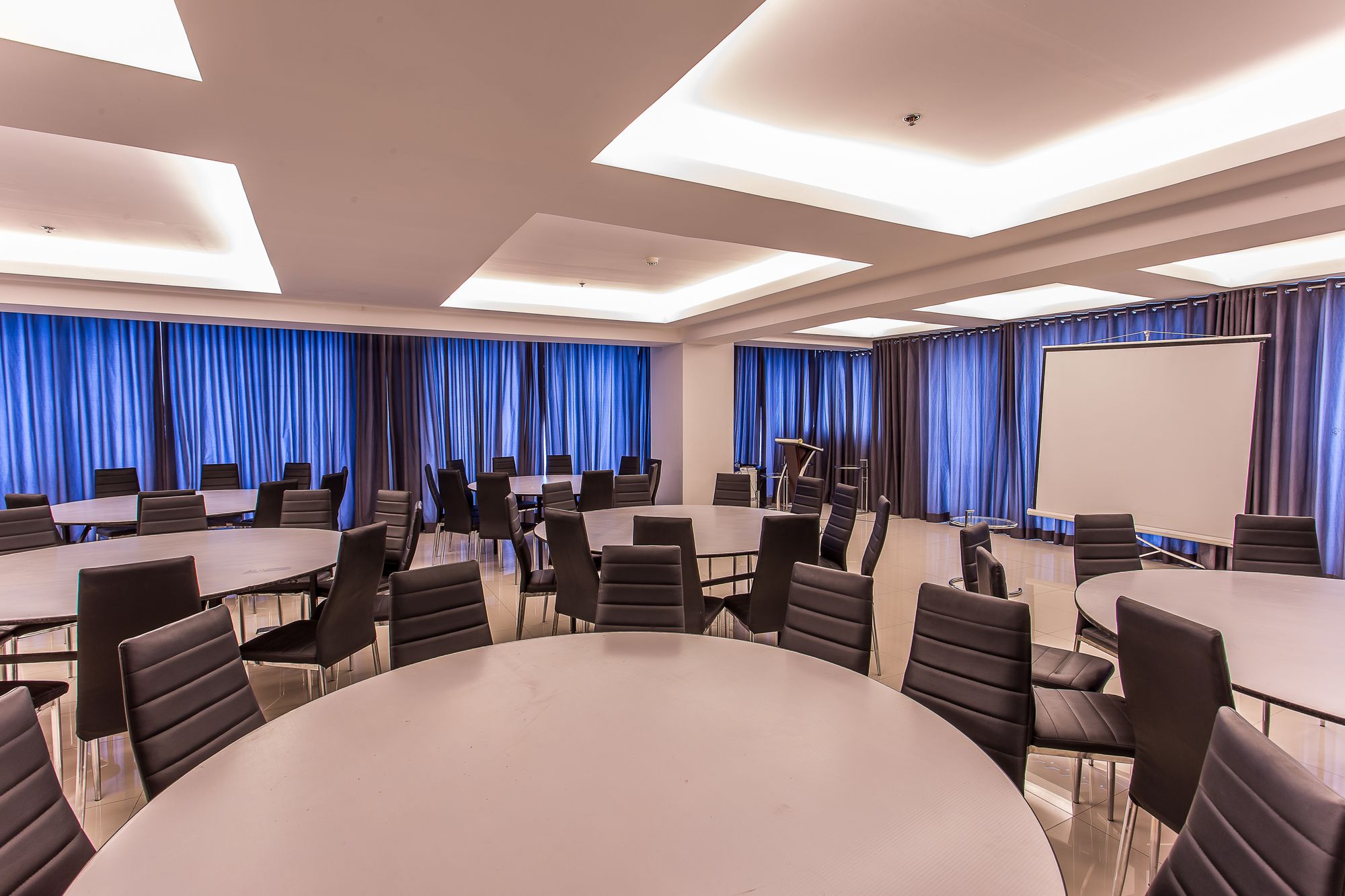 Y2 Residence Hotel