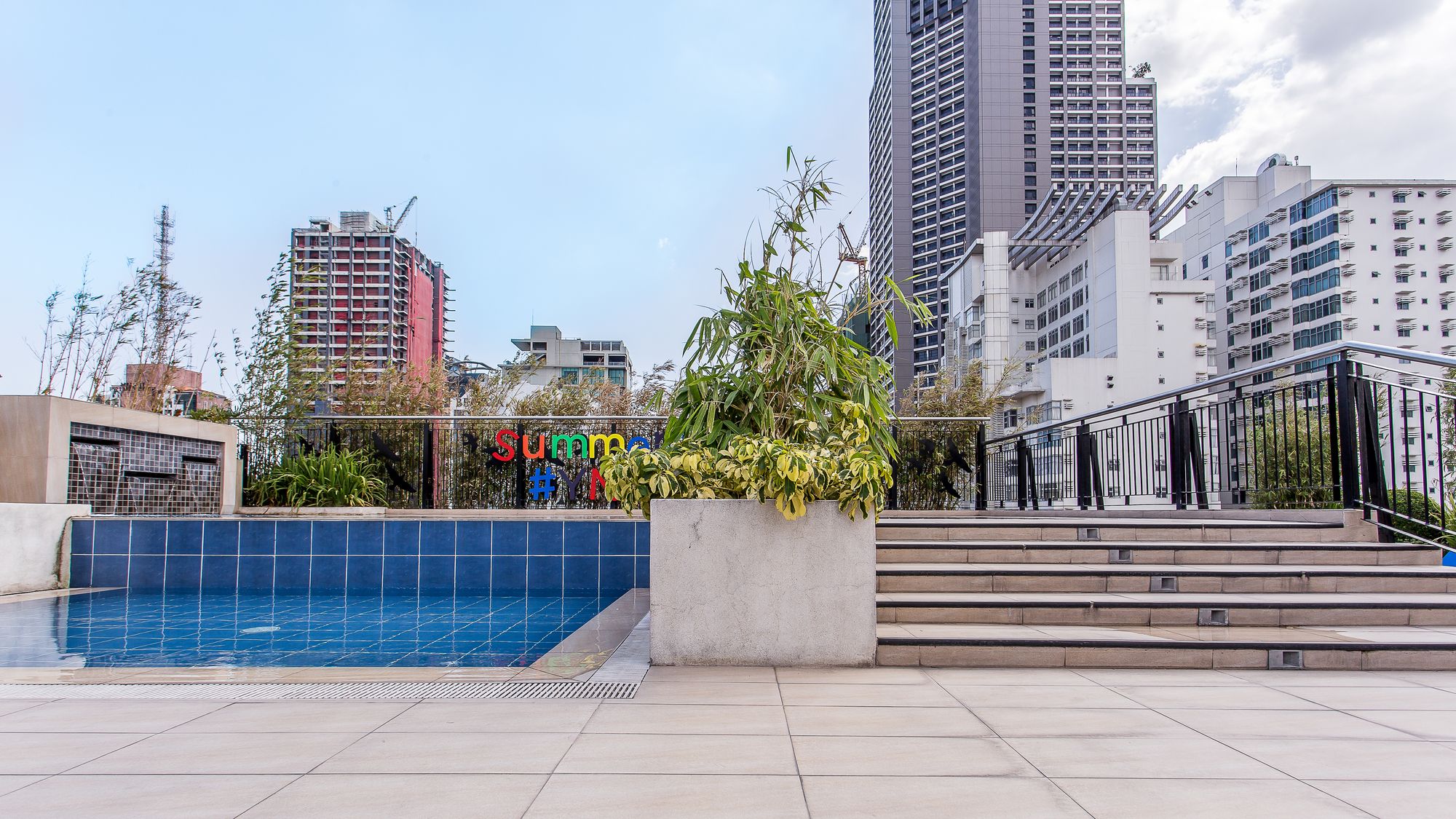Y2 Residence Hotel