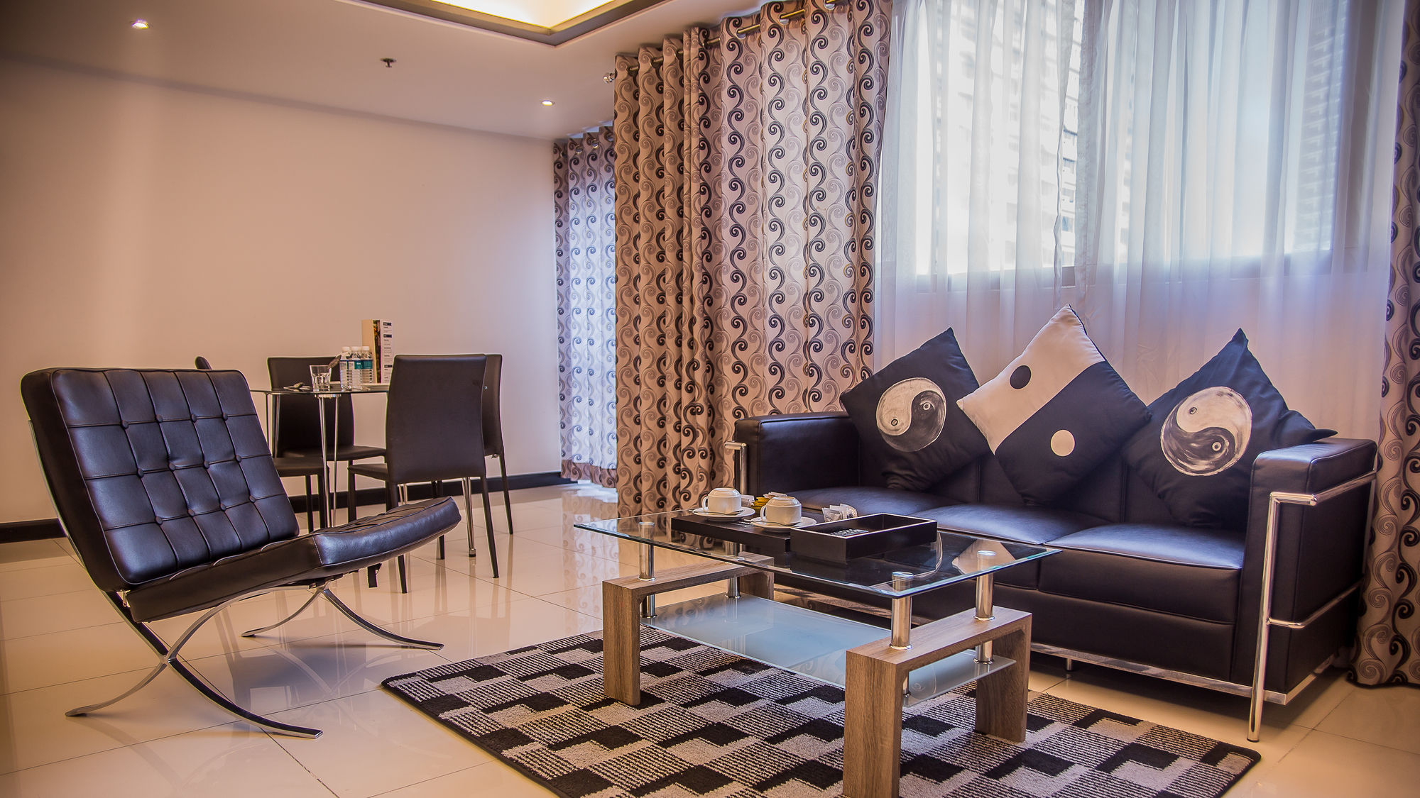 Y2 Residence Hotel