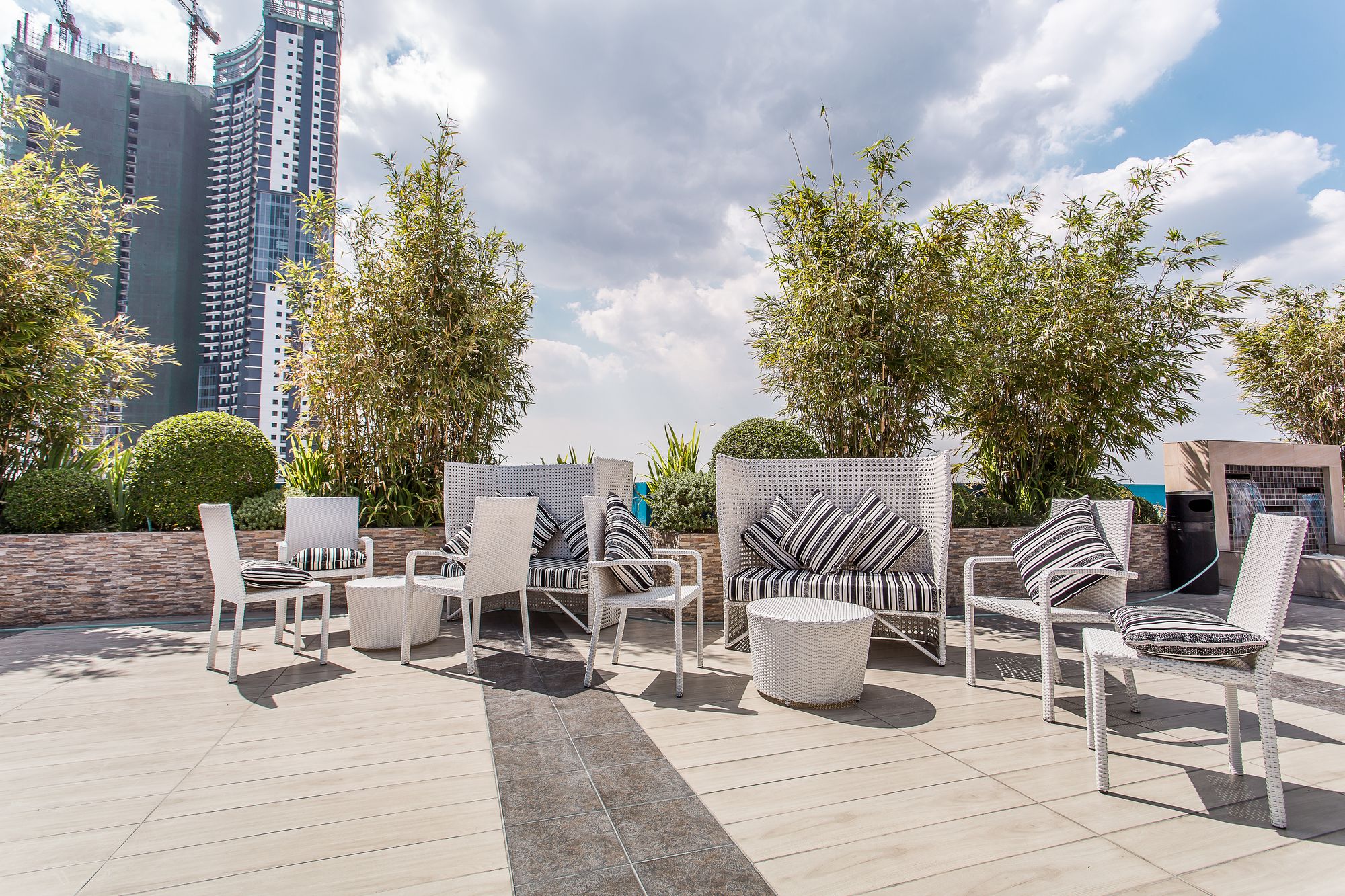 Y2 Residence Hotel