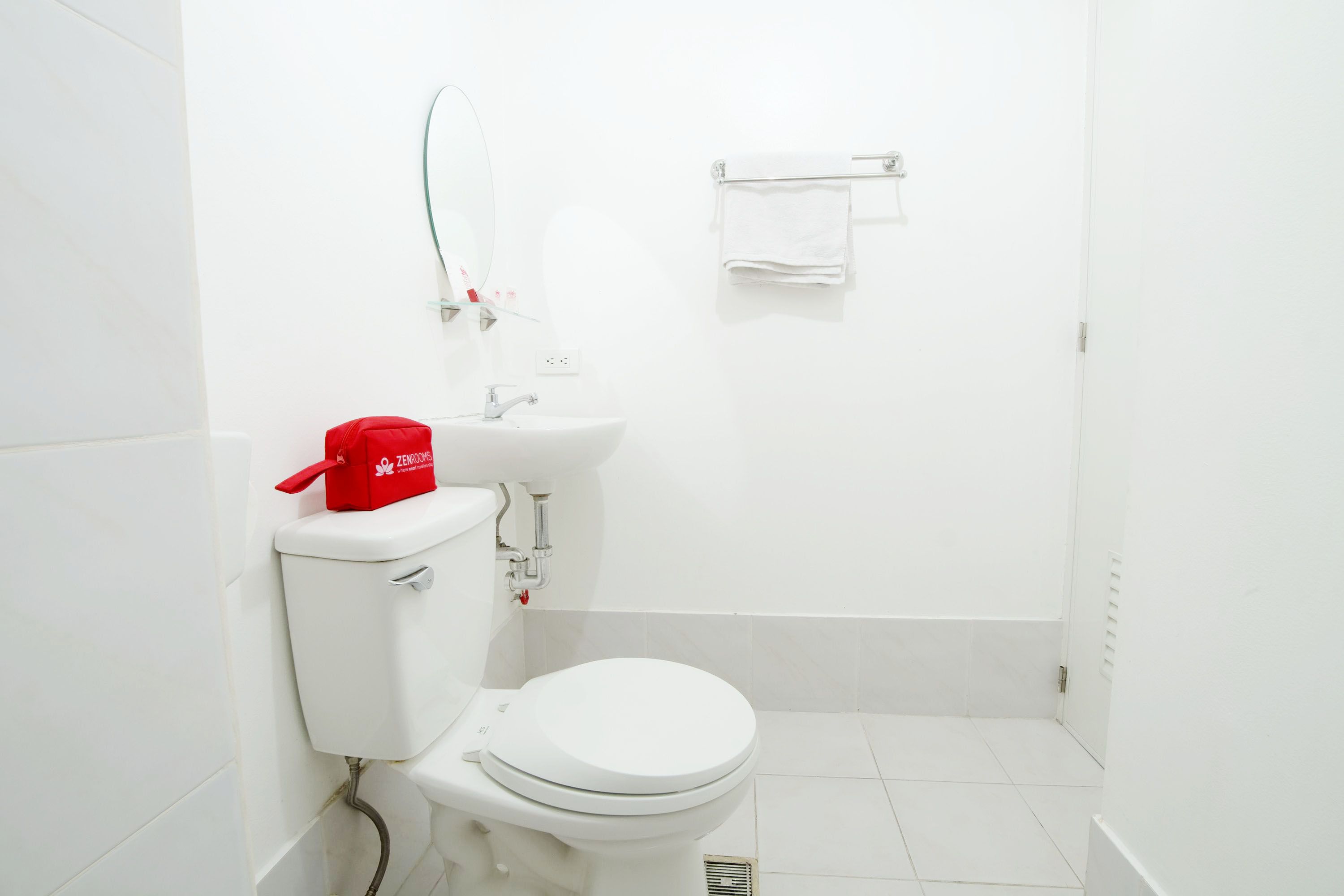 ZEN Rooms Basic Dian Street Makati