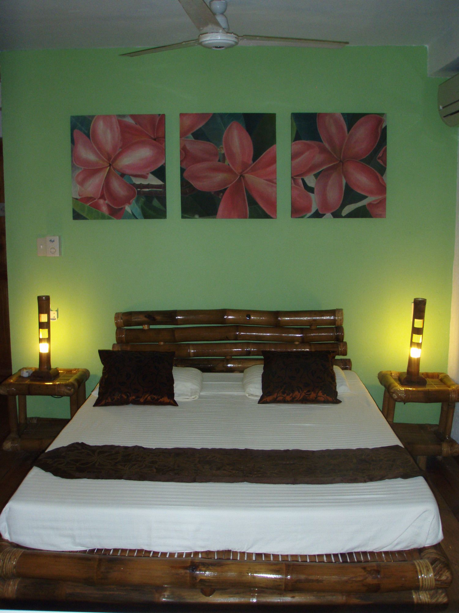 Tepanee Beach Resort