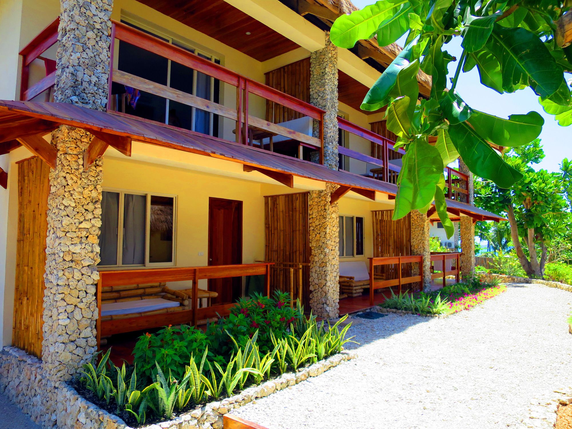 Tepanee Beach Resort