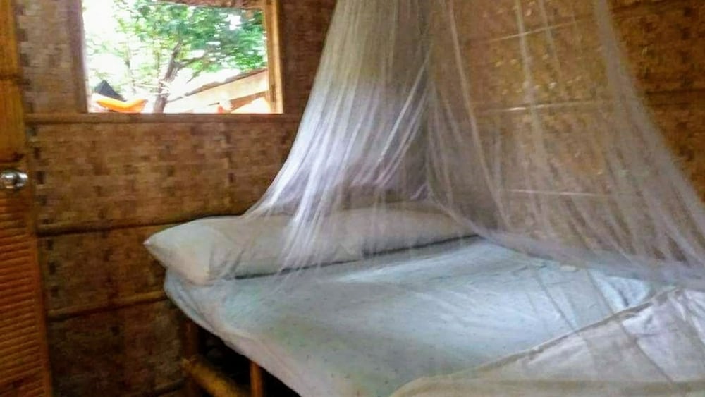 Hangout Beach Resort