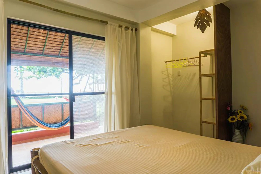 Hangout Beach Resort