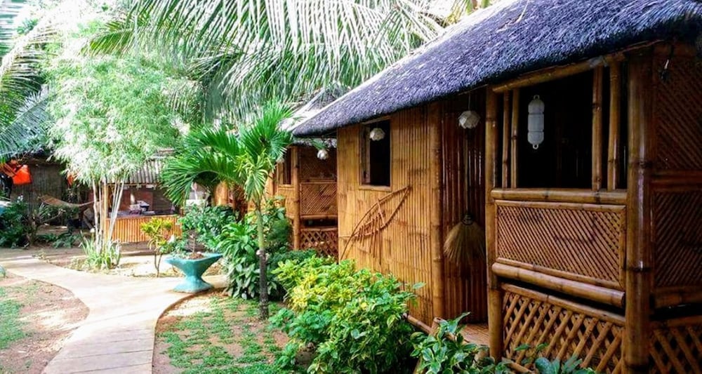 Hangout Beach Resort