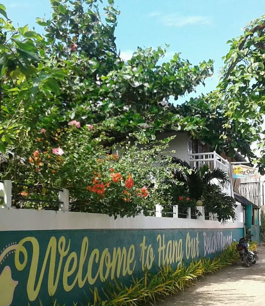 Hangout Beach Resort