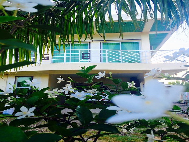 S E Hotel and Residence