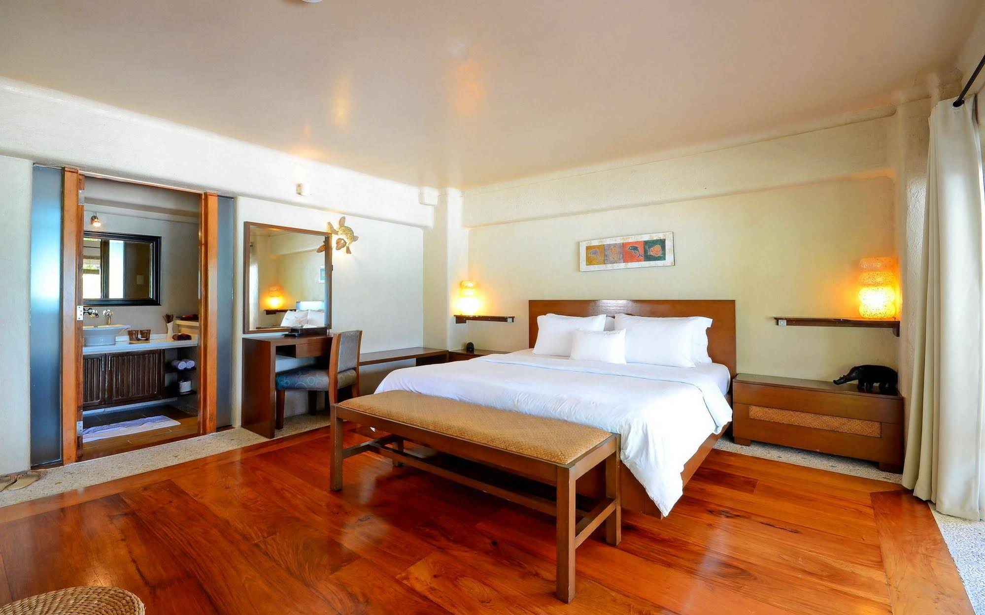 White Beach Villas