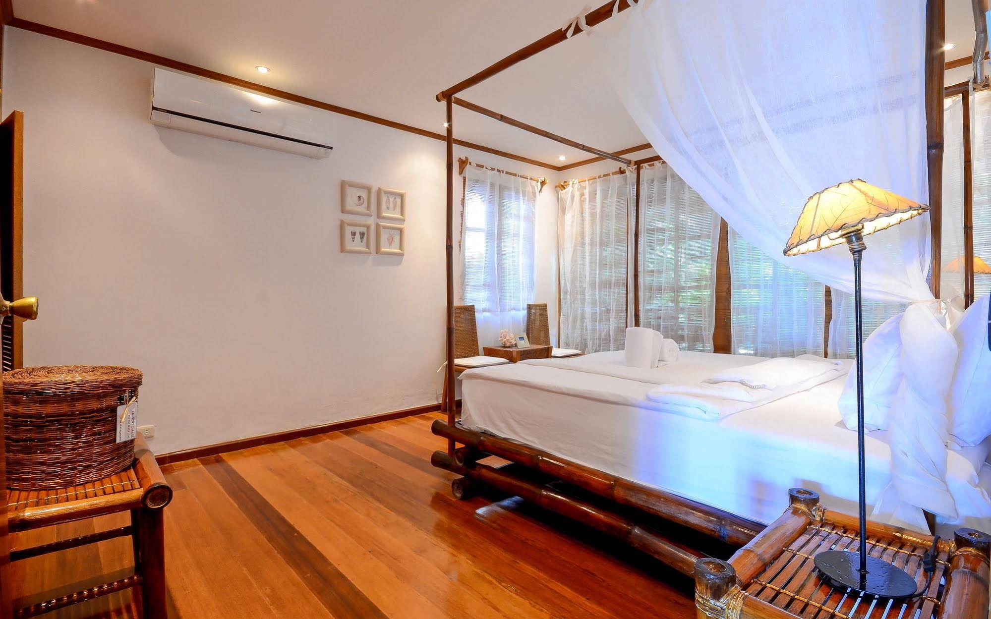 White Beach Villas