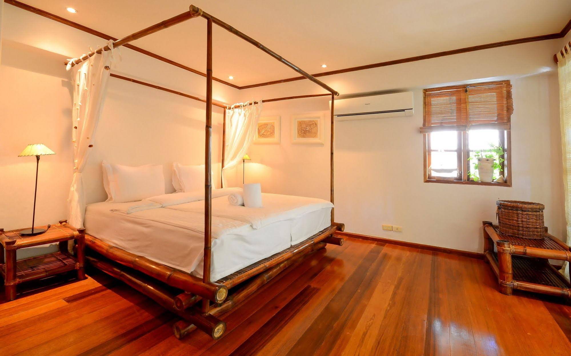 White Beach Villas