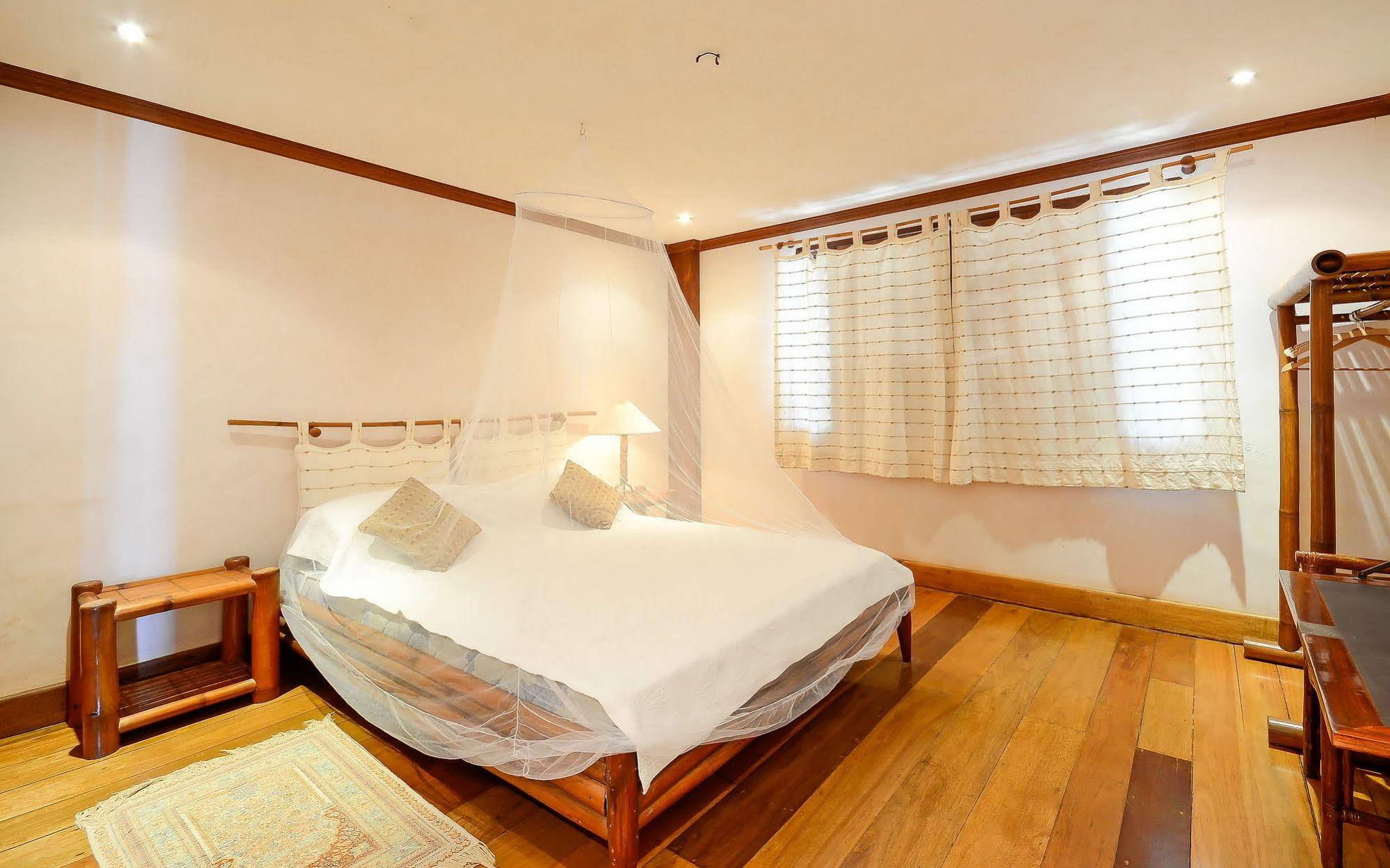 White Beach Villas