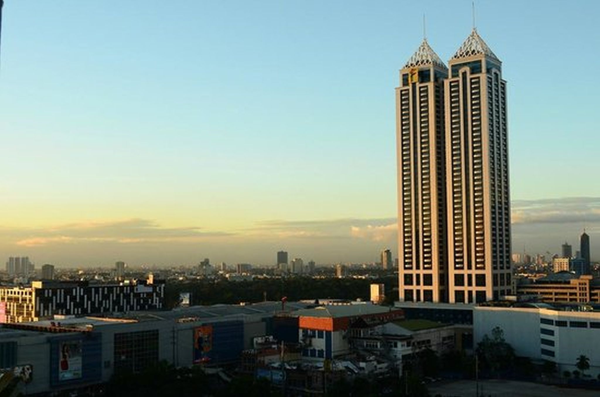 BSA Twin Towers Condotel