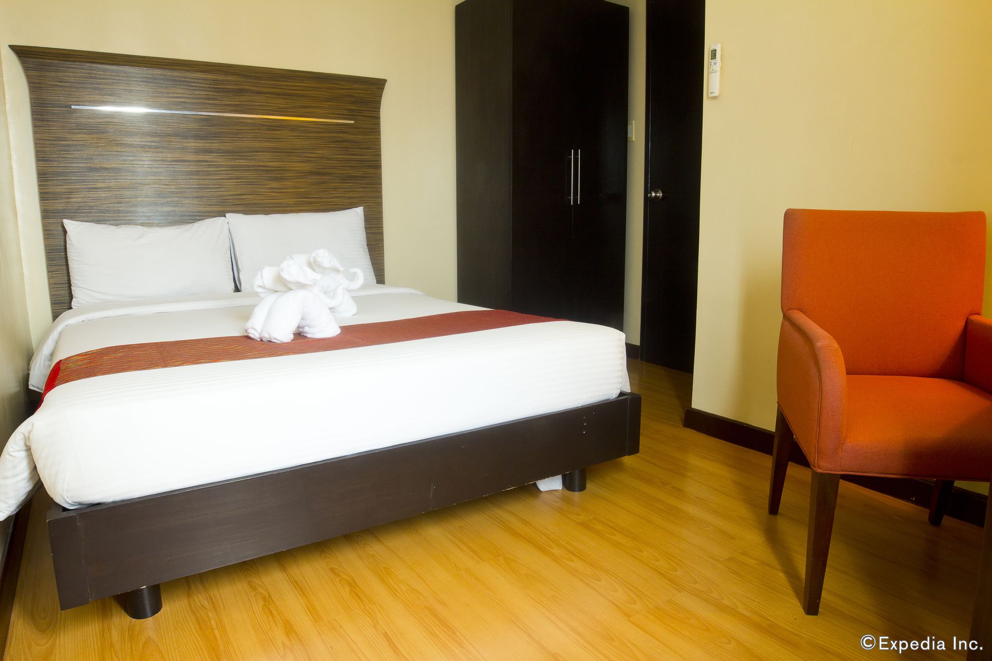 Lancaster Hotel Manila