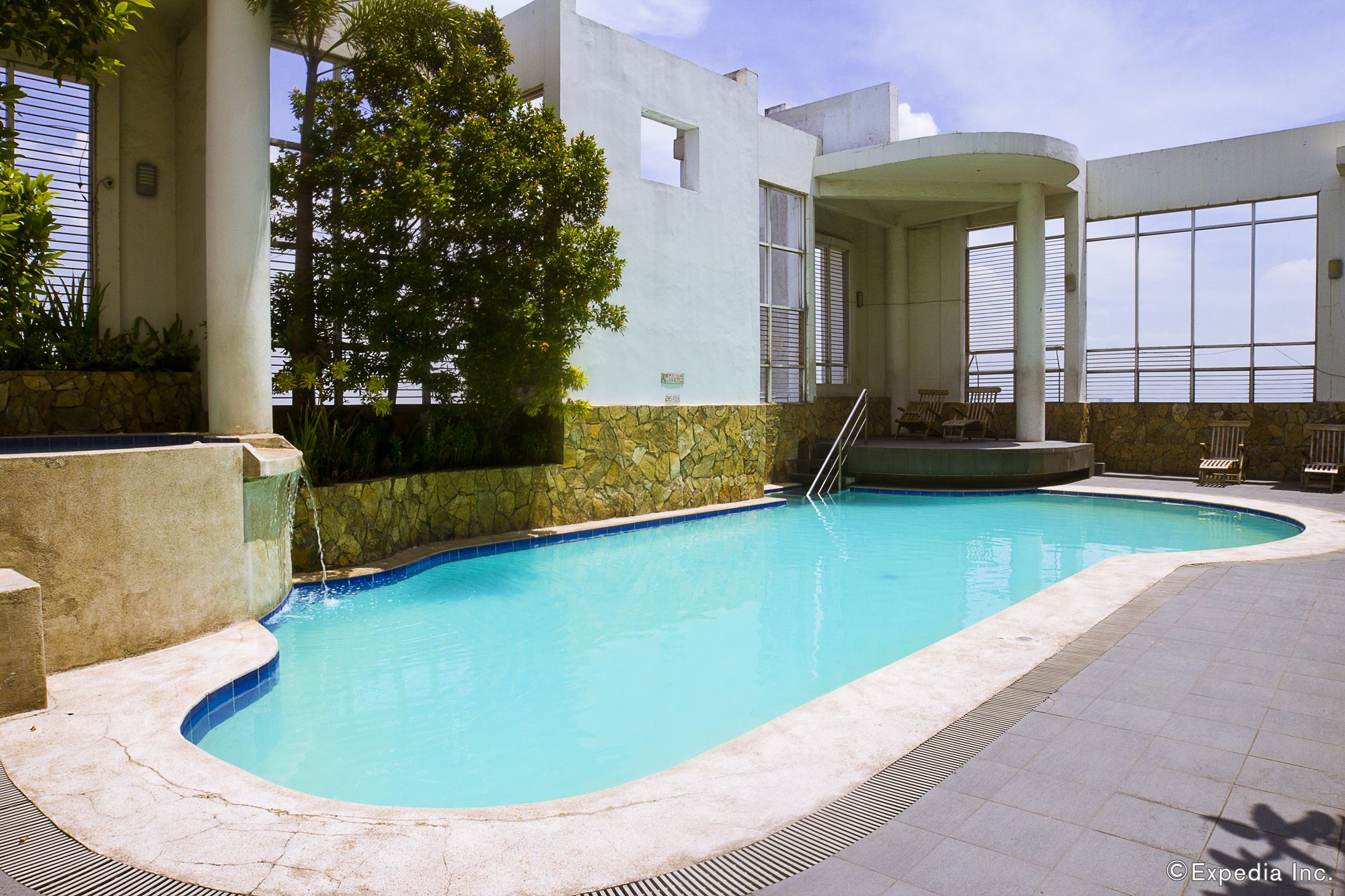 Lancaster Hotel Manila