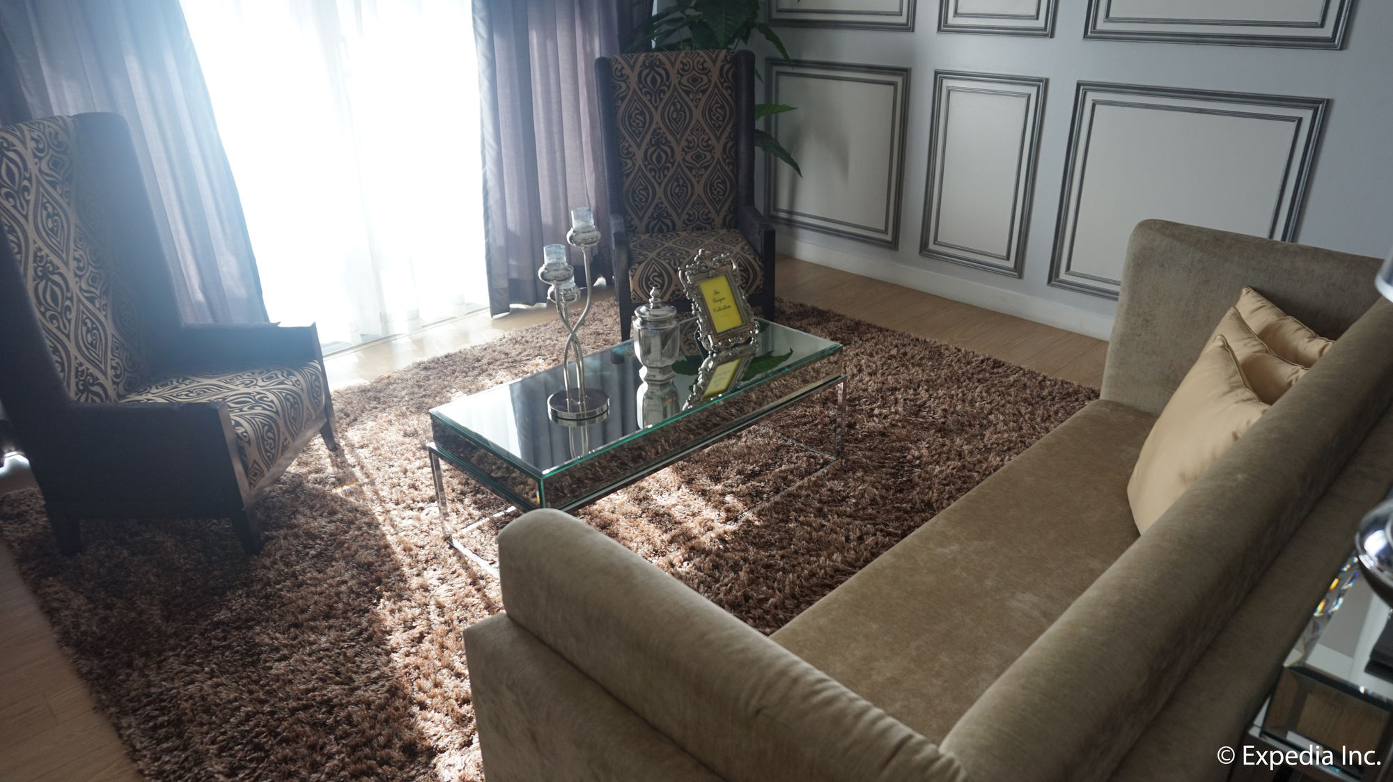 Shang Luxury Suites