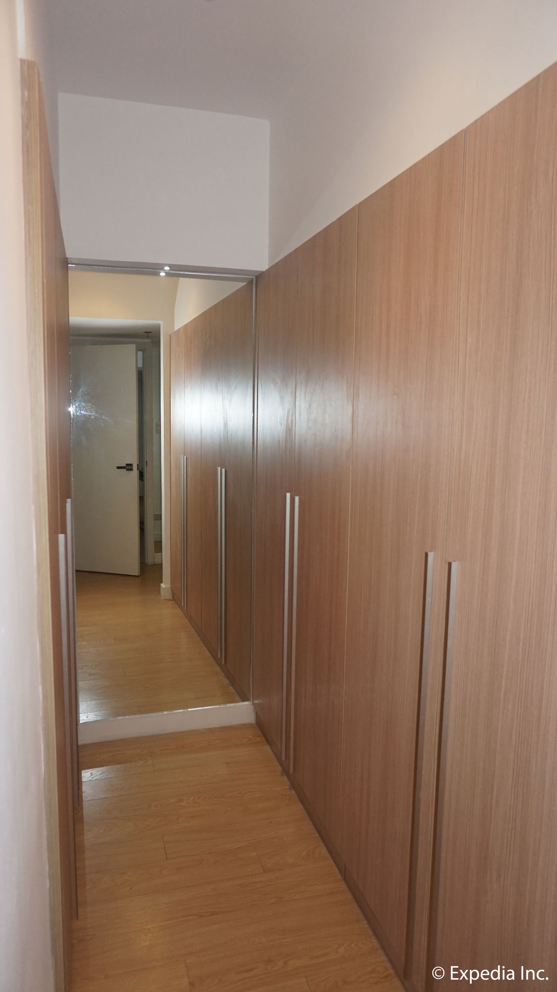 Shang Luxury Suites