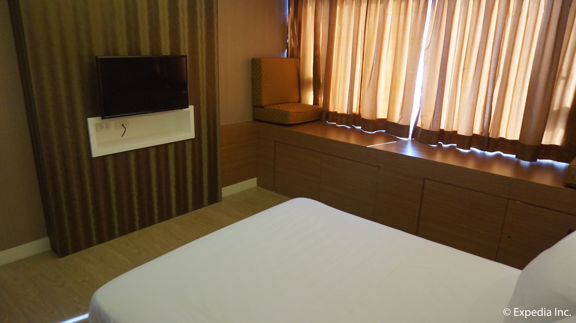 Shang Luxury Suites