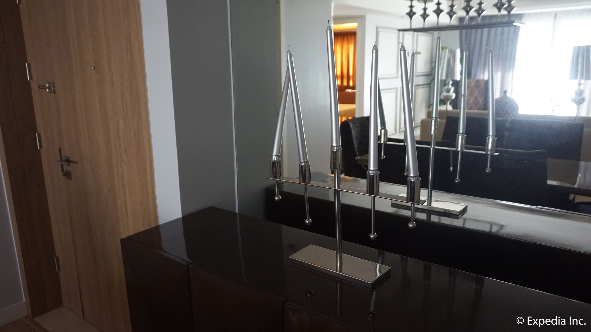 Shang Luxury Suites
