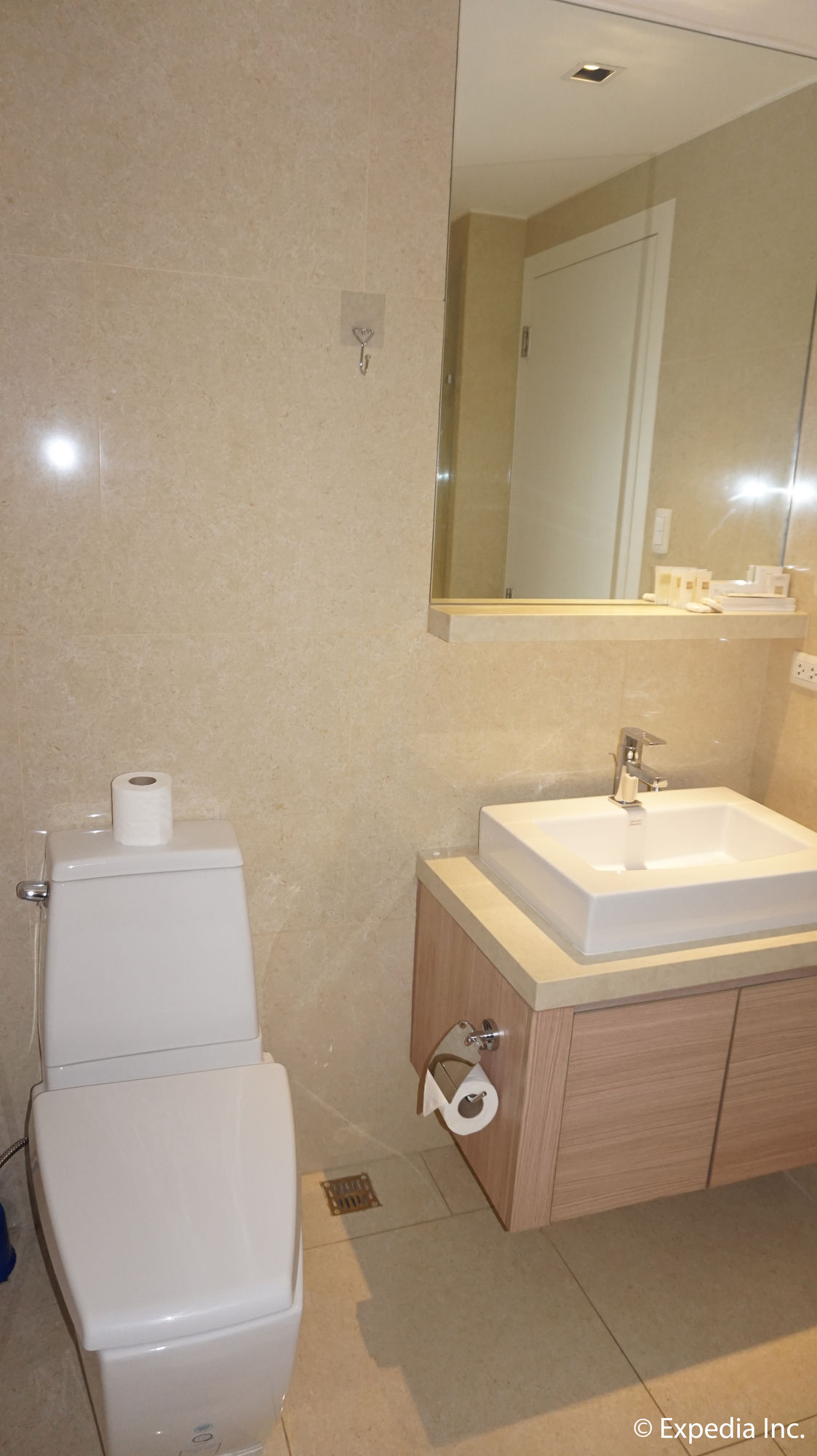 Shang Luxury Suites