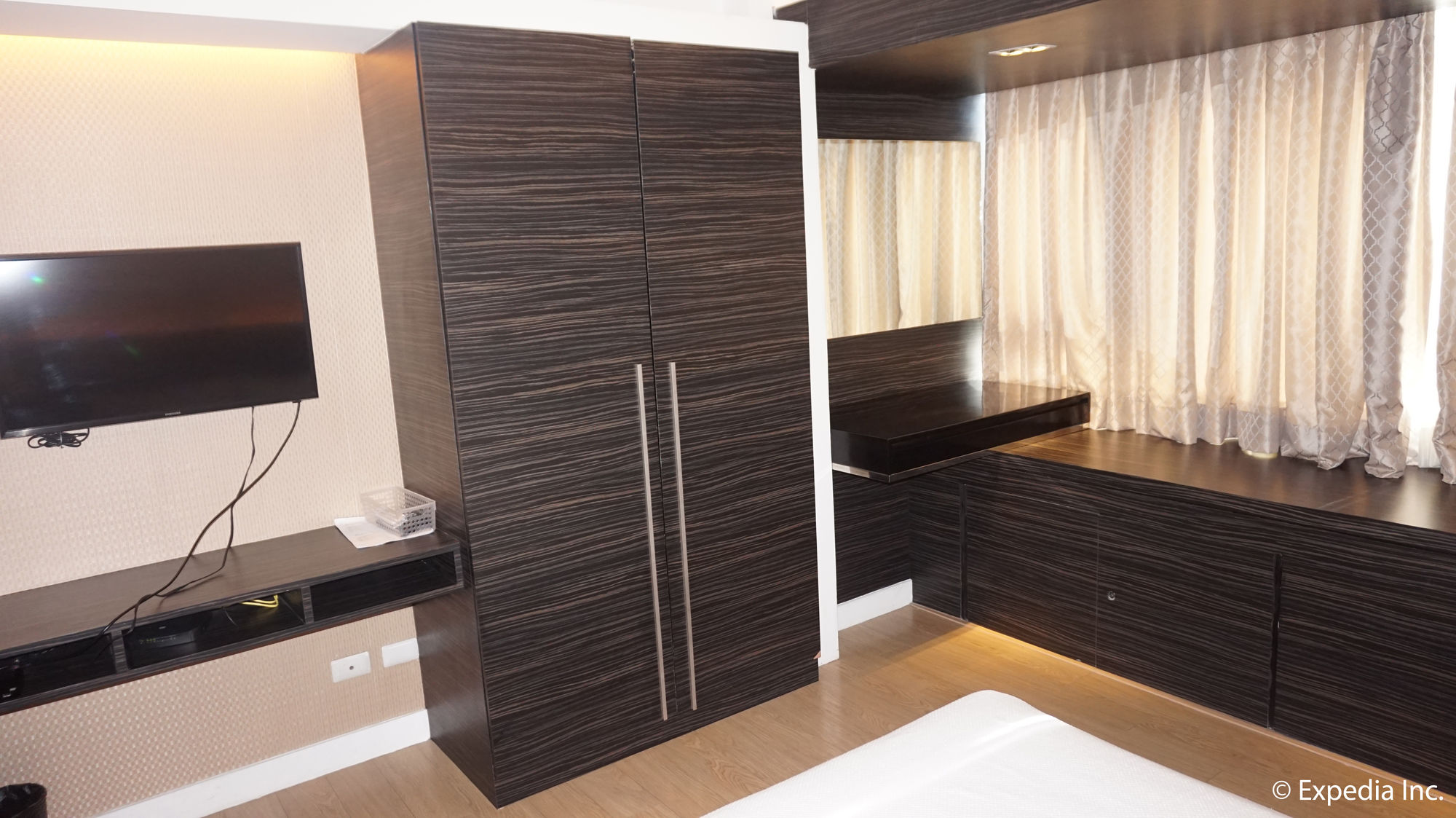 Shang Luxury Suites