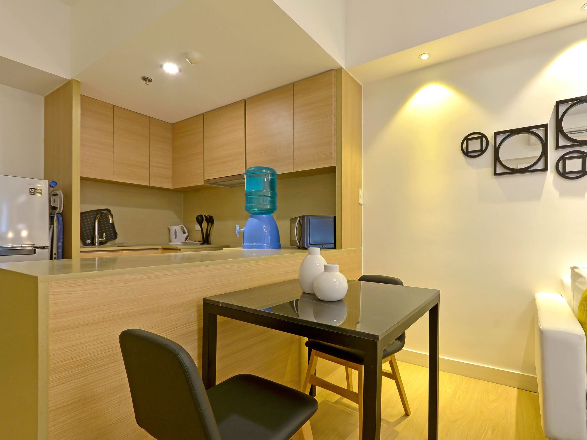 Shang Luxury Suites