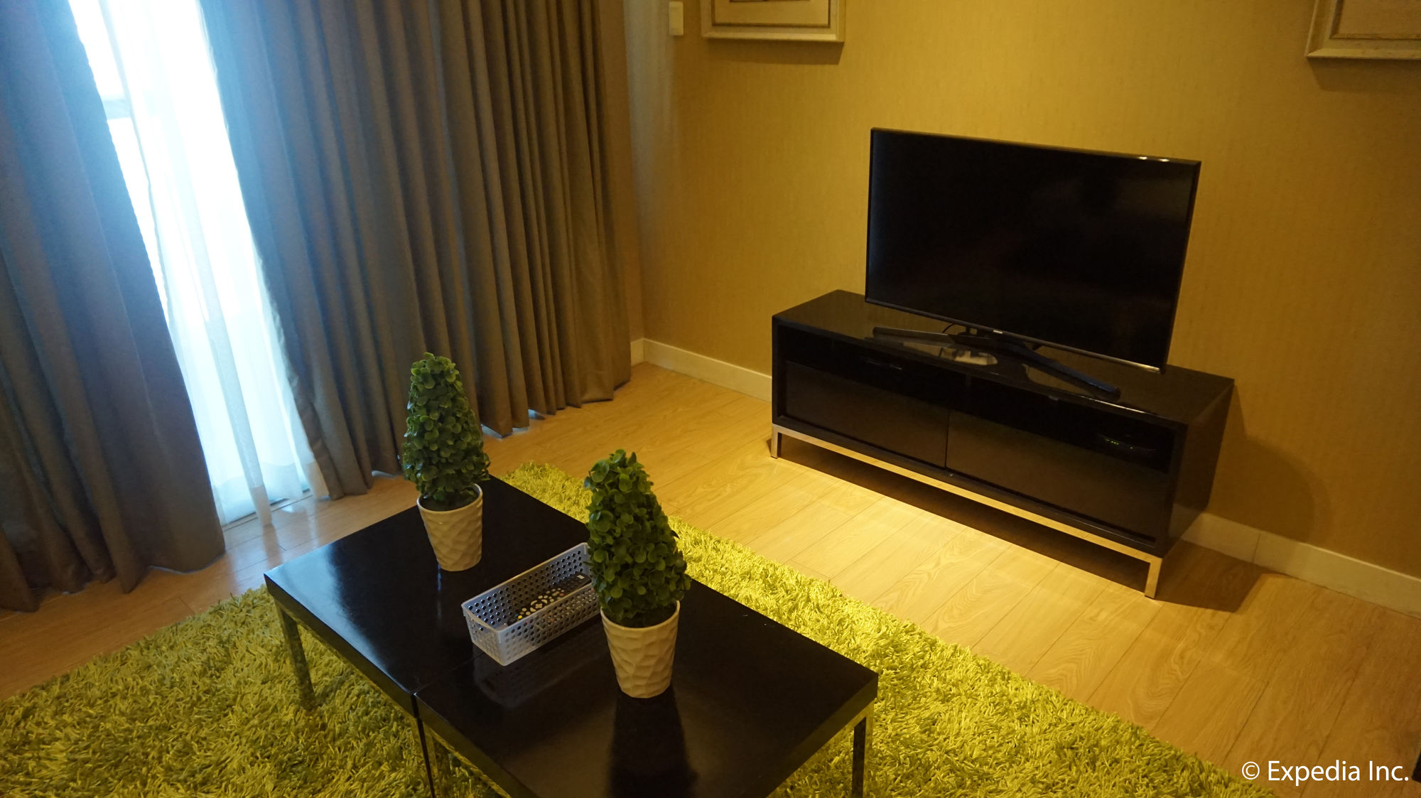Shang Luxury Suites