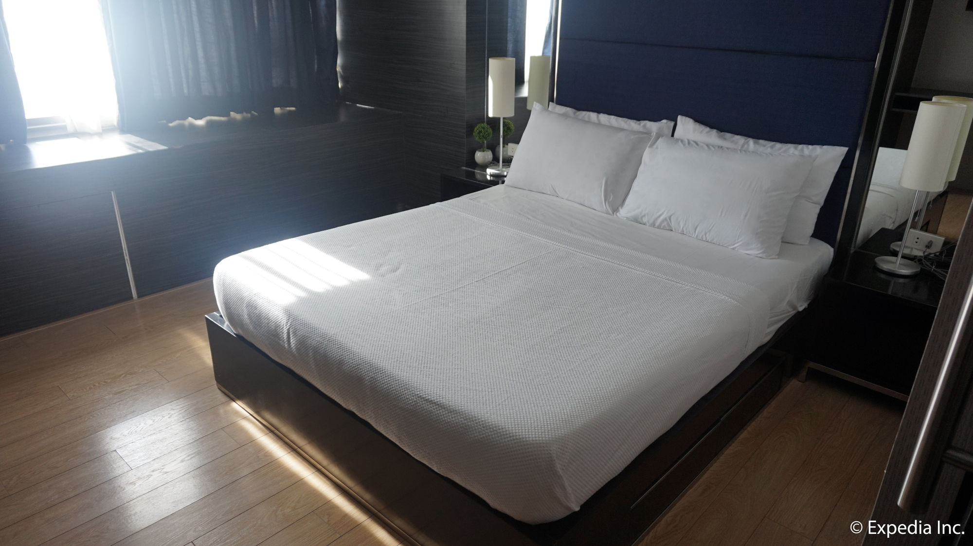 Shang Luxury Suites