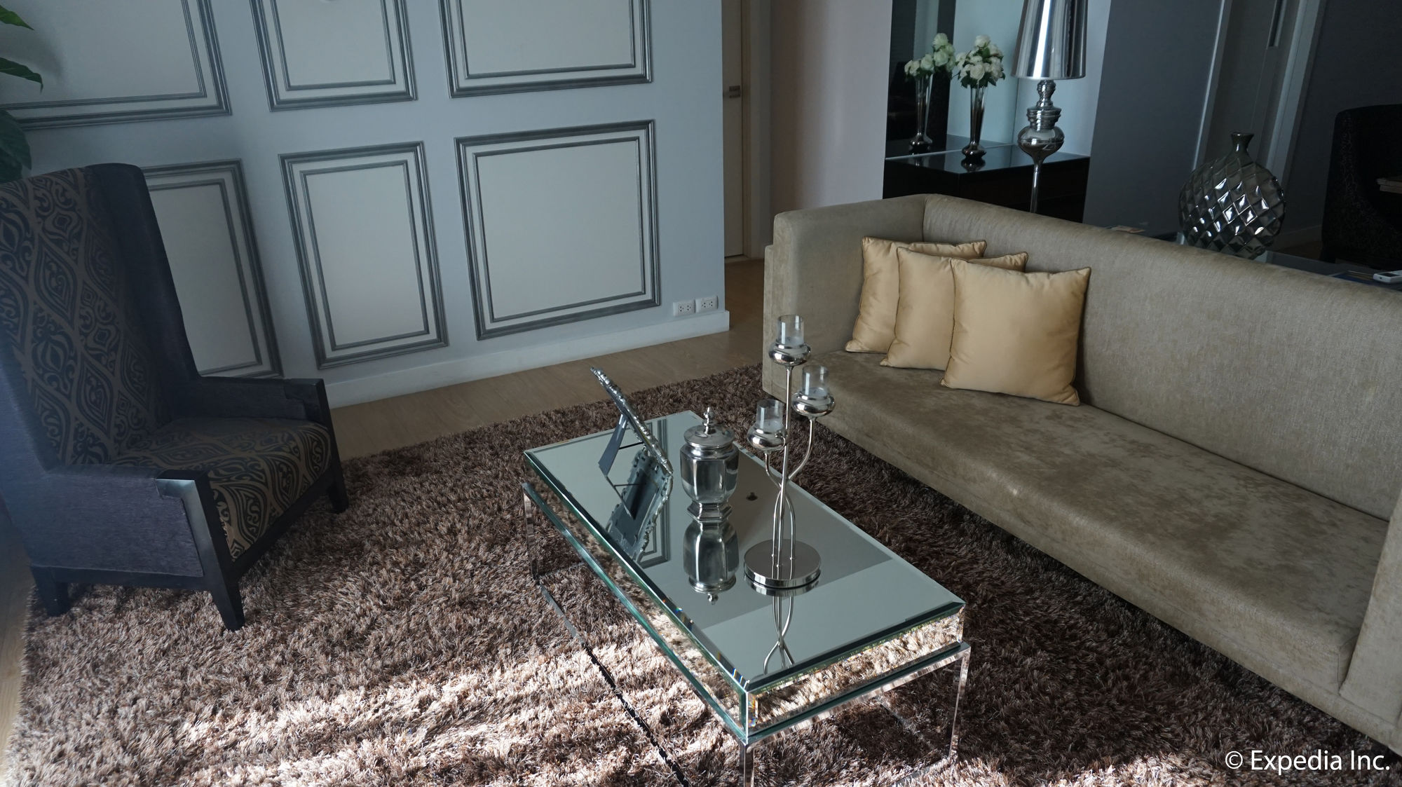 Shang Luxury Suites