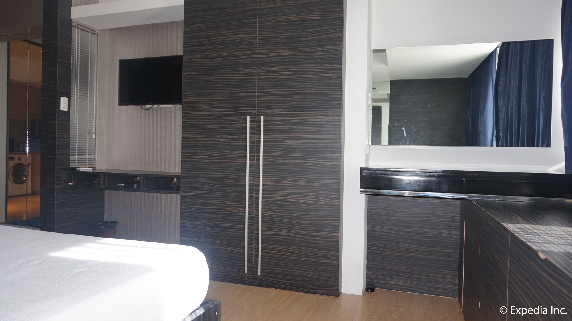 Shang Luxury Suites