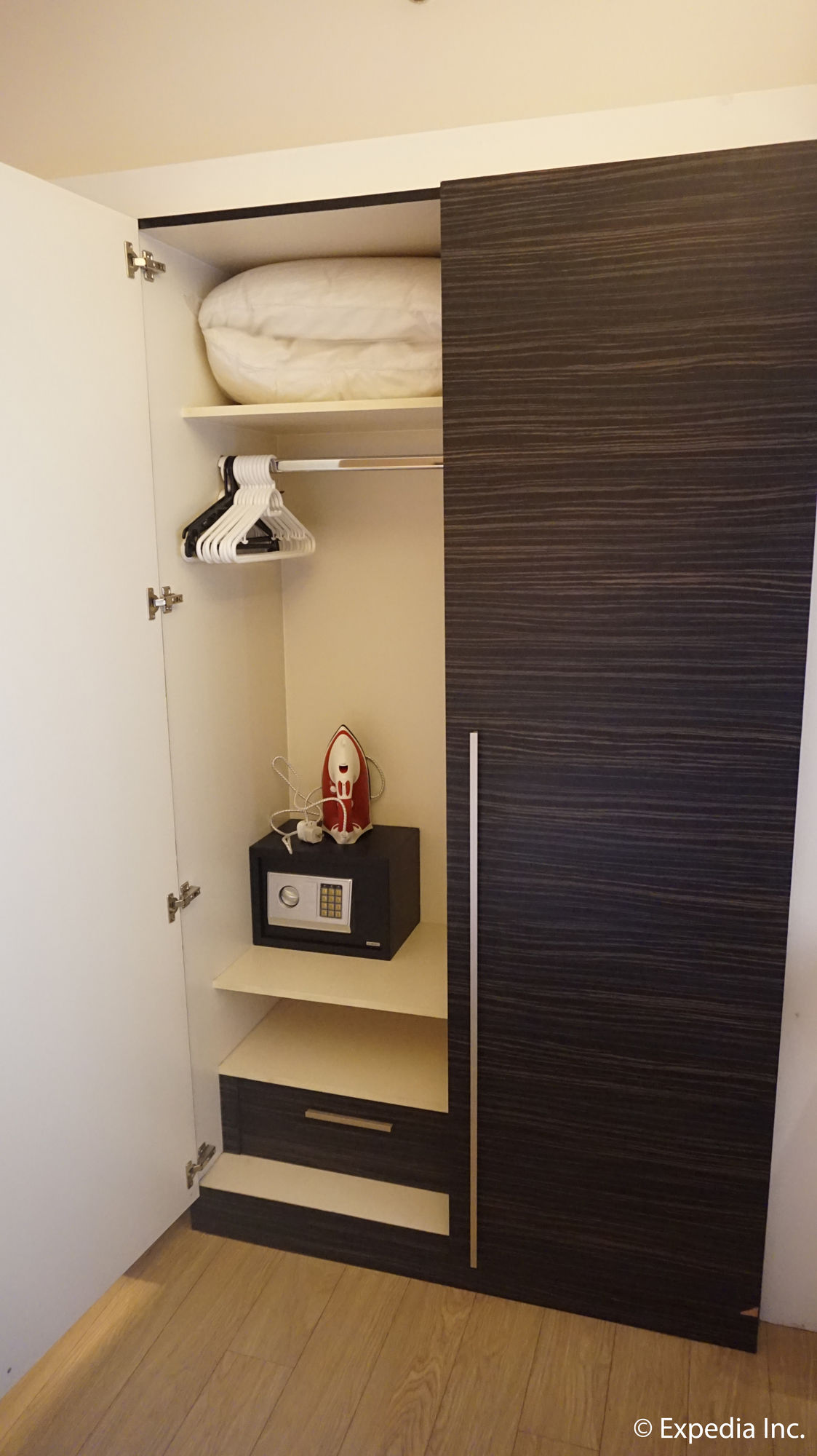 Shang Luxury Suites