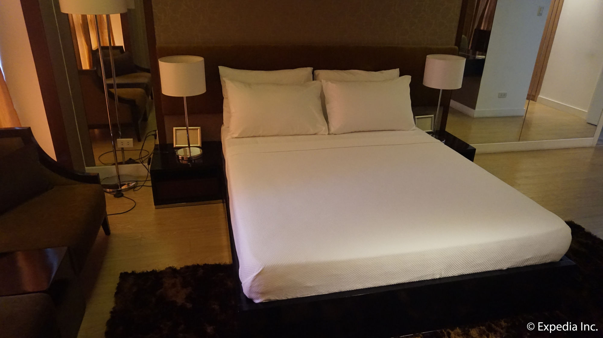 Shang Luxury Suites