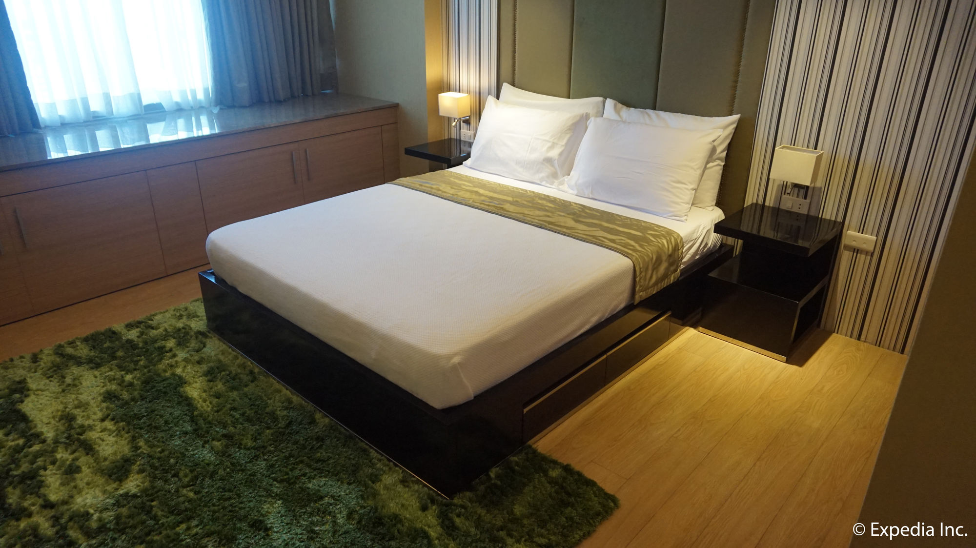 Shang Luxury Suites