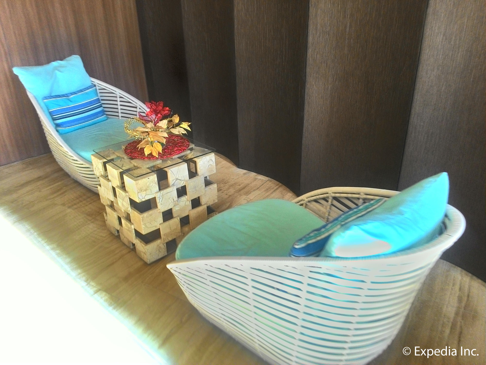 Shang Luxury Suites