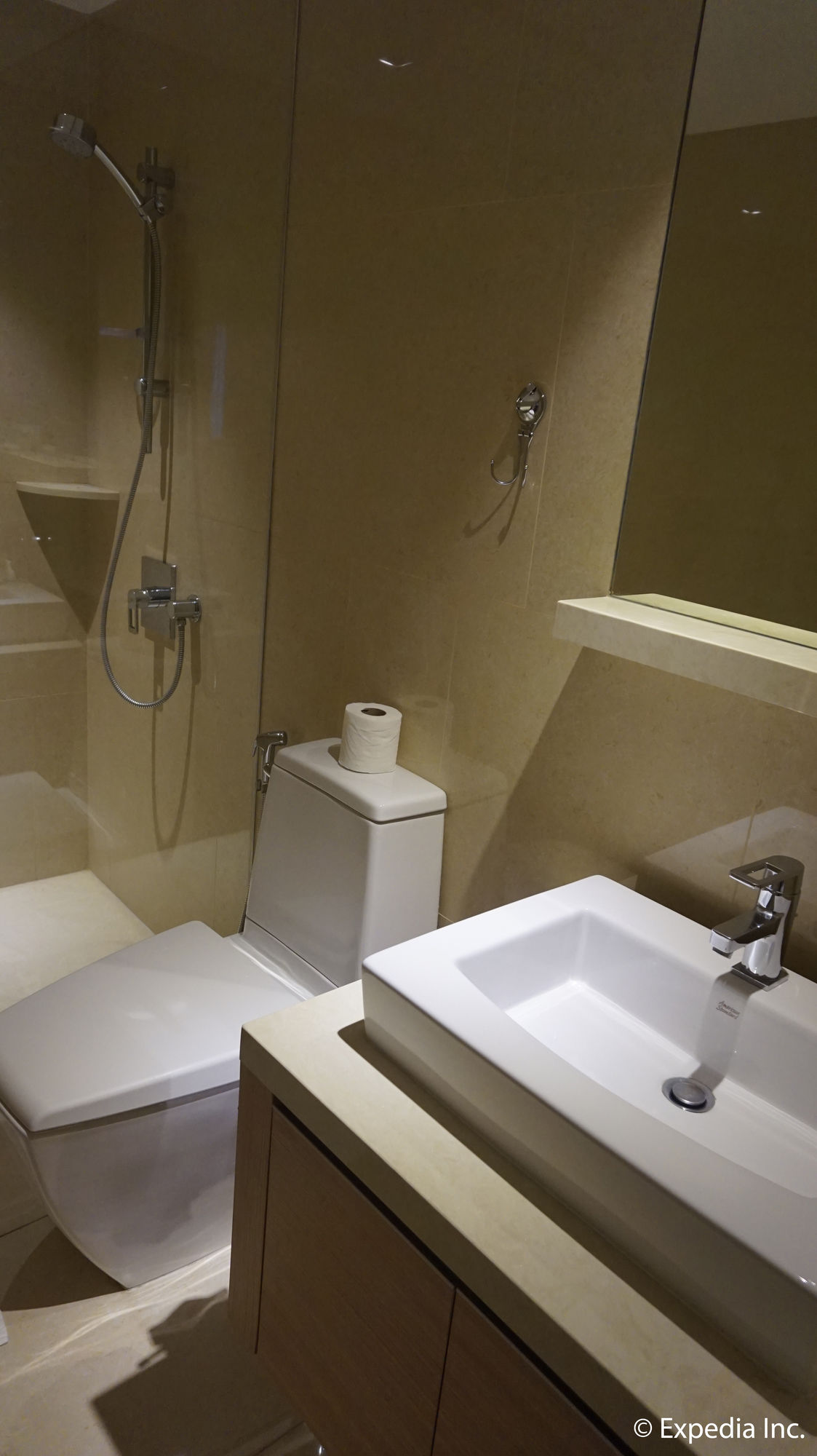 Shang Luxury Suites