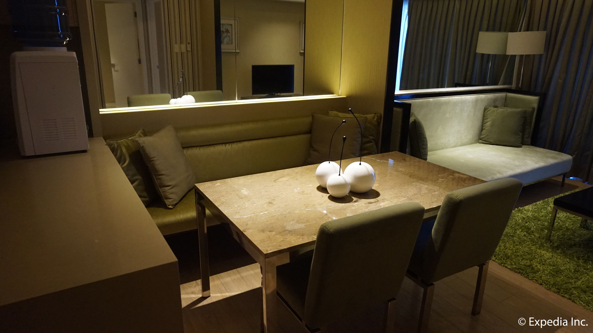 Shang Luxury Suites