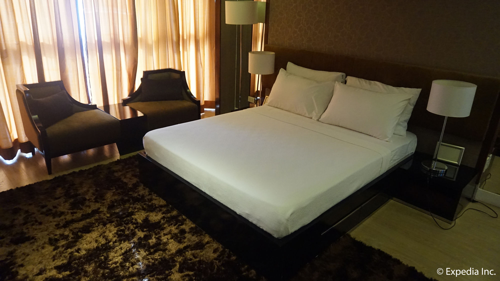 Shang Luxury Suites