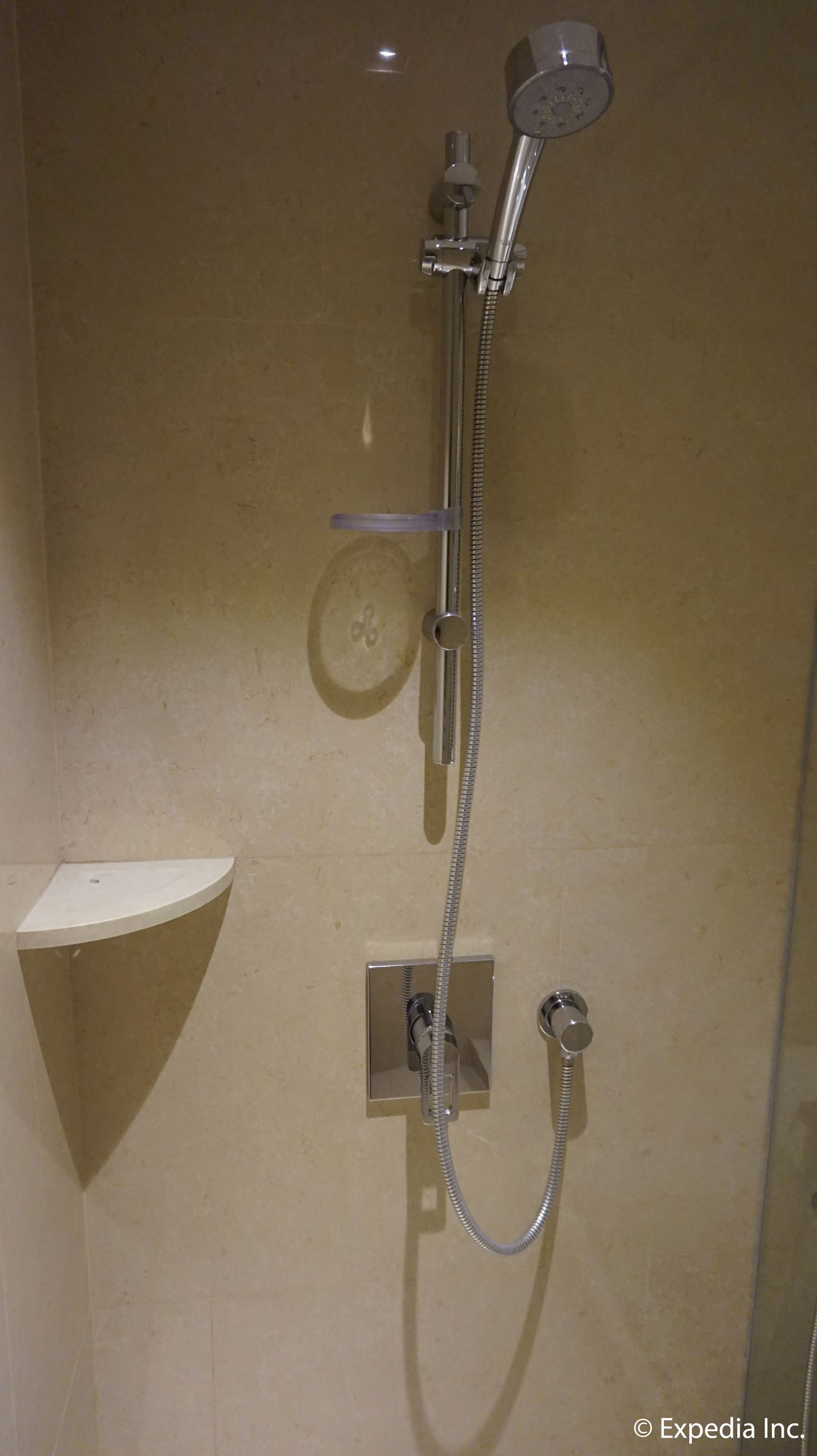 Shang Luxury Suites