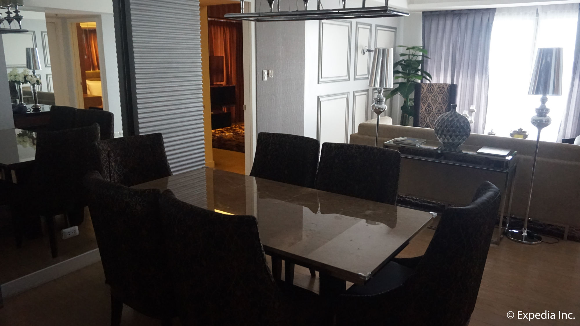 Shang Luxury Suites