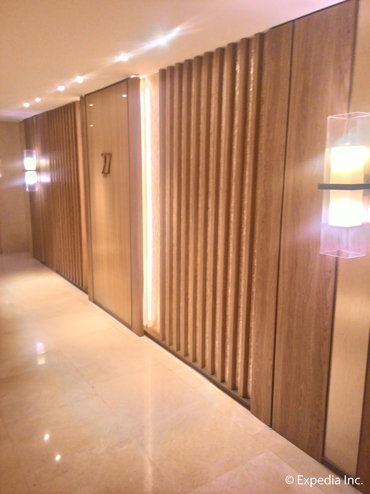 Shang Luxury Suites