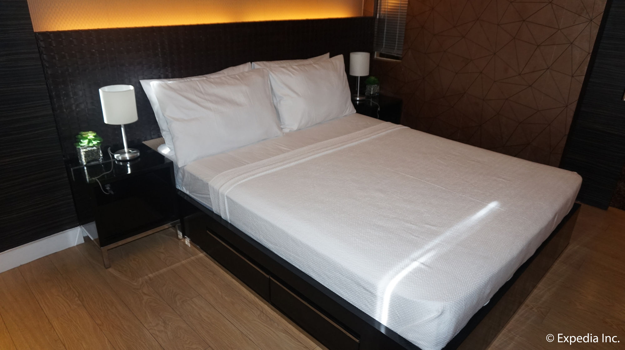 Shang Luxury Suites
