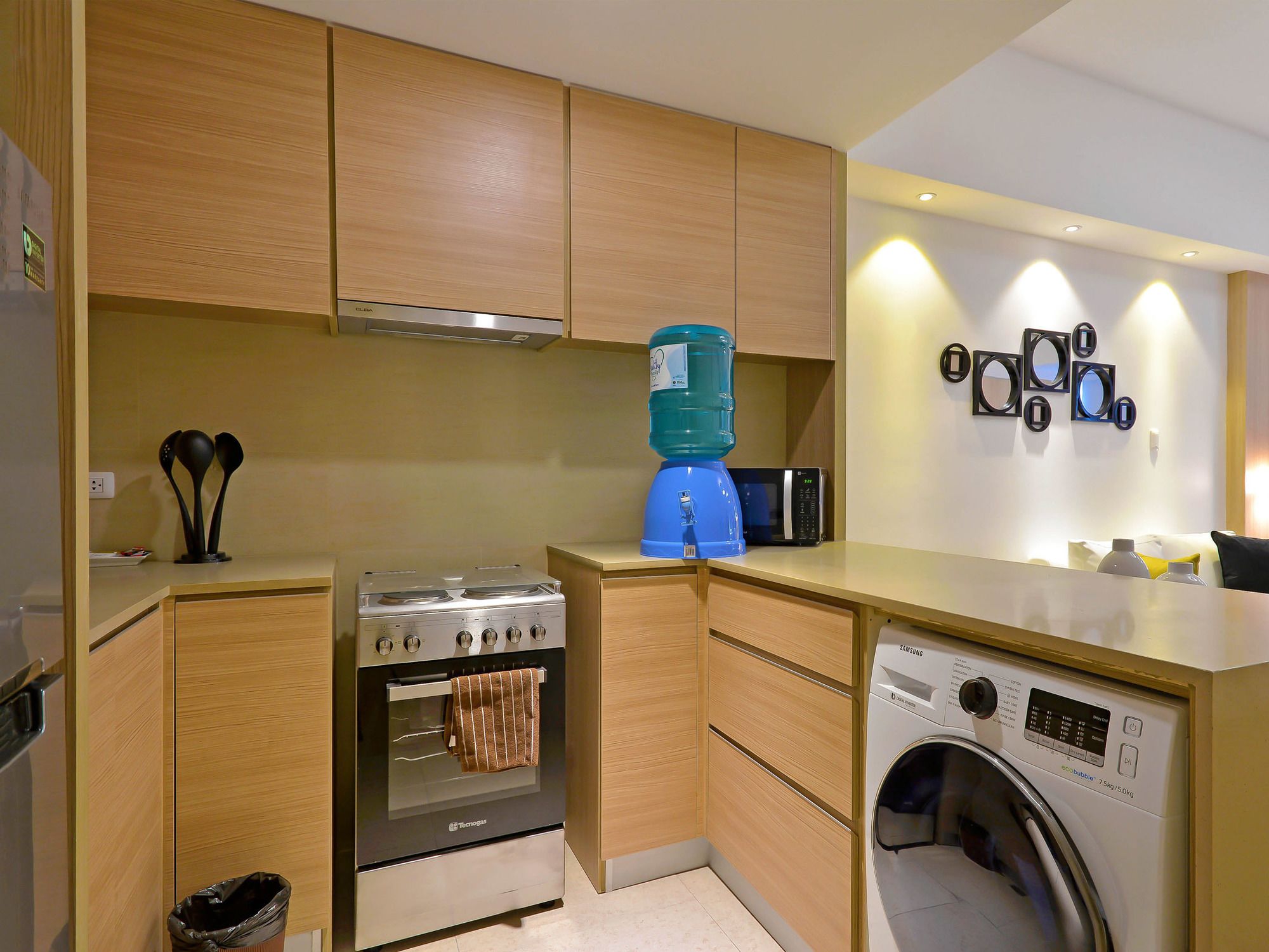 Shang Luxury Suites
