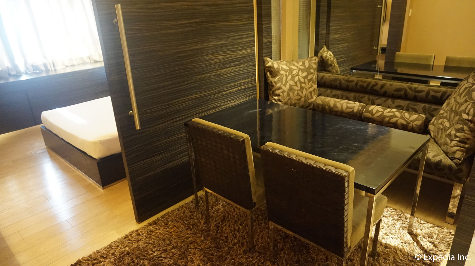 Shang Luxury Suites