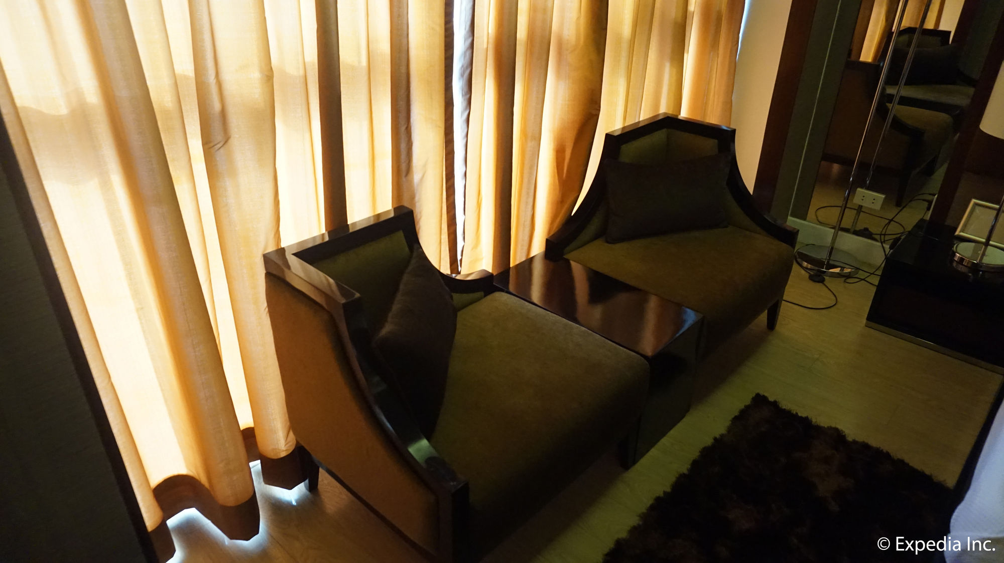 Shang Luxury Suites