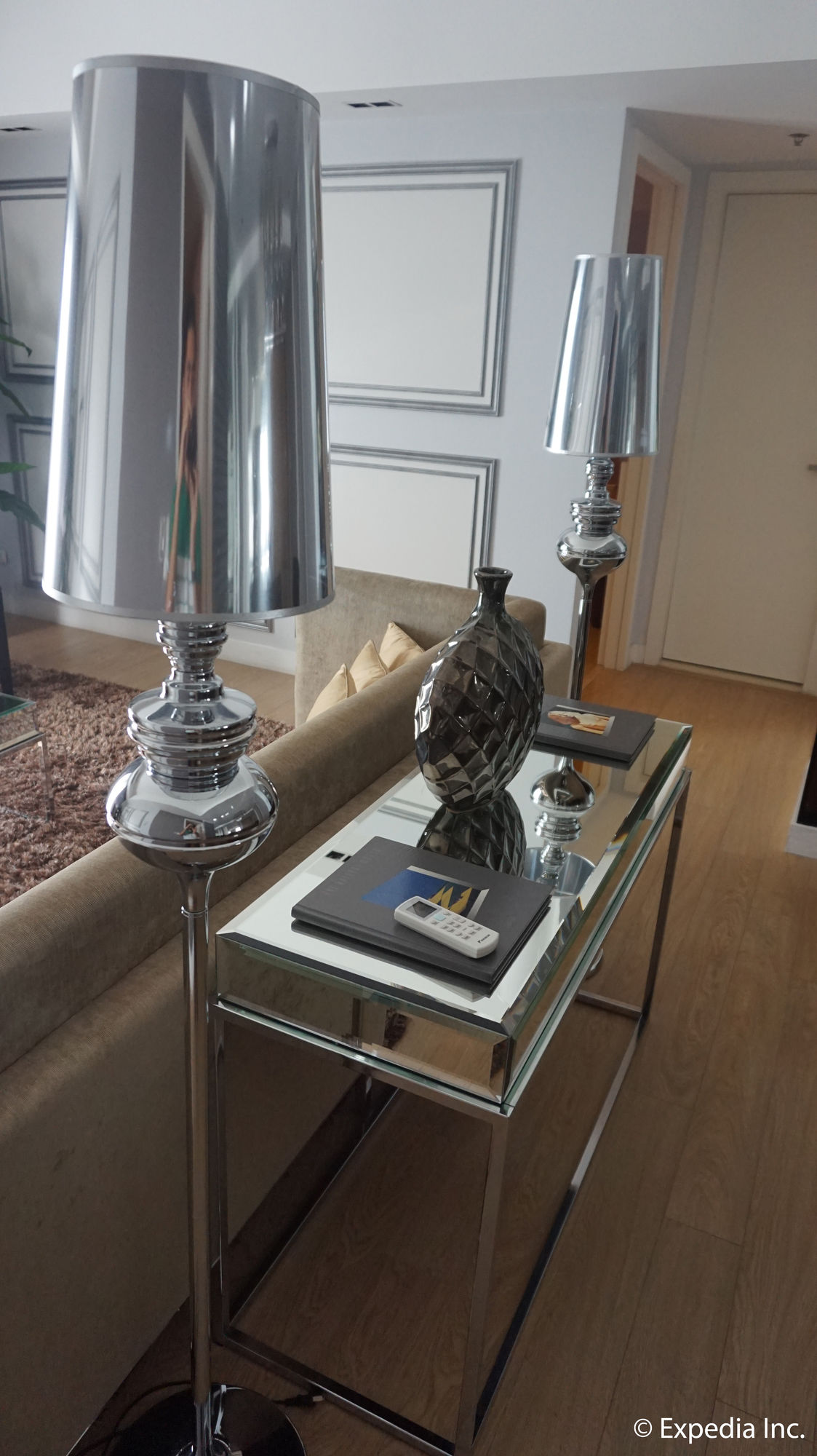 Shang Luxury Suites