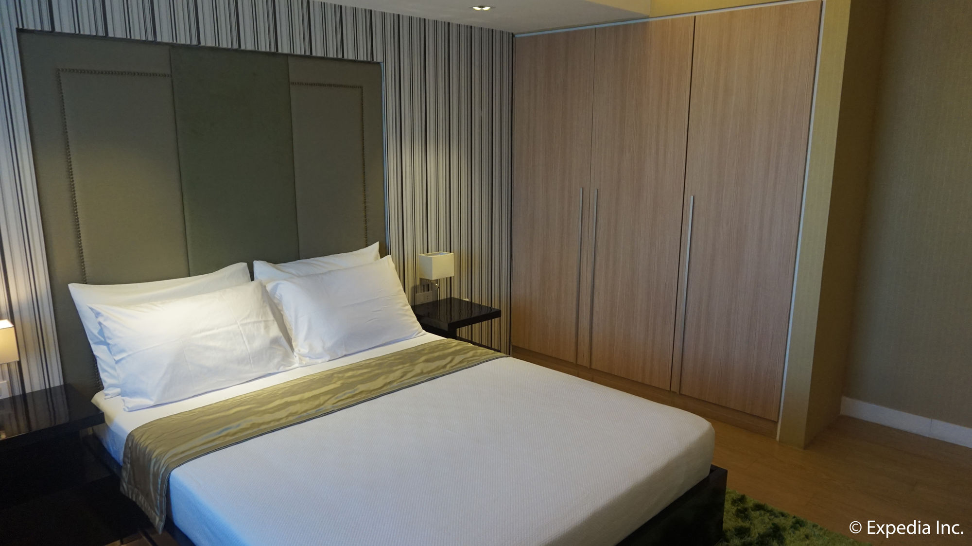 Shang Luxury Suites