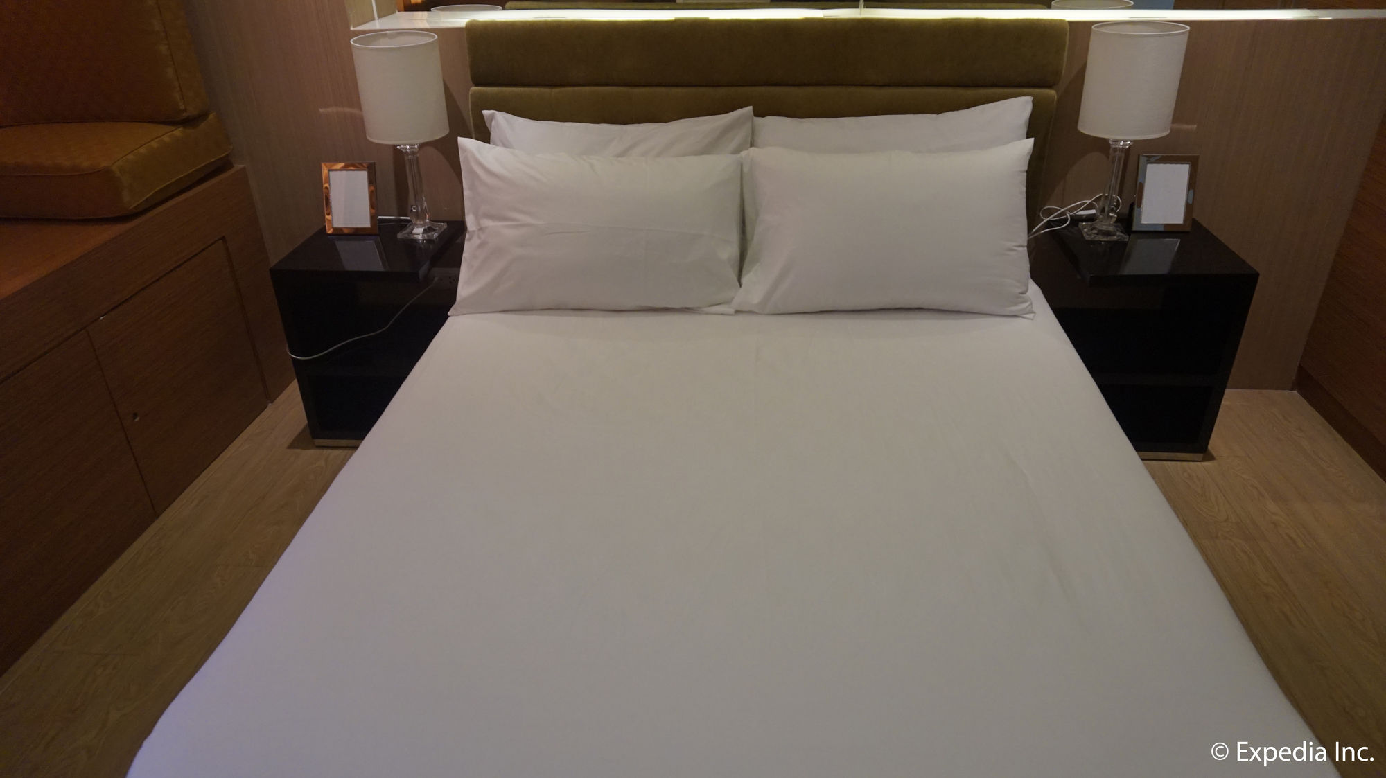Shang Luxury Suites